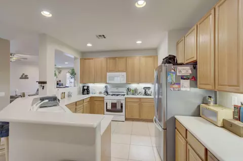 Kitchen - 43658 Dana Dr, Lancaster, CA 93535 photo 2 of 2