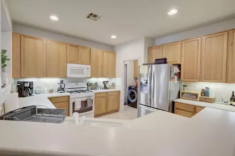 Kitchen - 43658 Dana Dr, Lancaster, CA 93535 photo 1 of 2