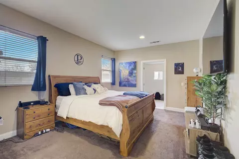 Bedroom - 43658 Dana Dr, Lancaster, CA 93535 photo 2 of 4