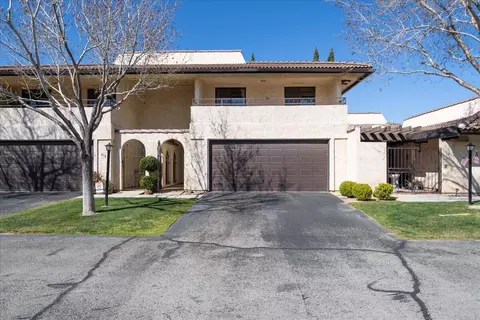 213 Hawk Ln, Palmdale, CA 93551