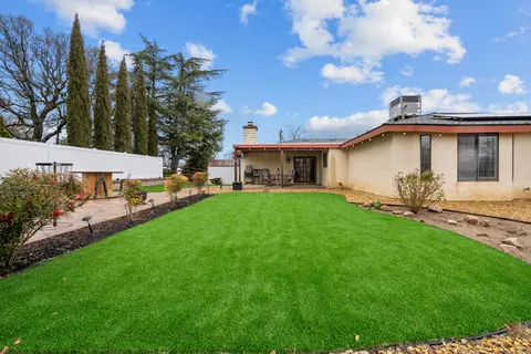 Exterior - 22651 Lake Dr, Tehachapi, CA 93561 photo 7 of 12