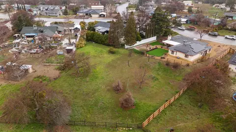View/Area - 22651 Lake Dr, Tehachapi, CA 93561 photo 2 of 5