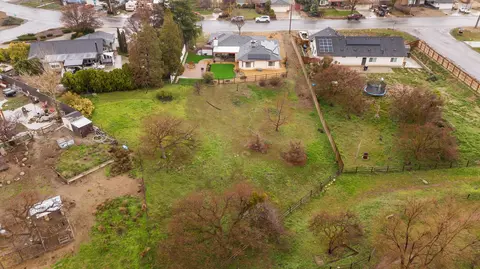 View/Area - 22651 Lake Dr, Tehachapi, CA 93561 photo 1 of 5