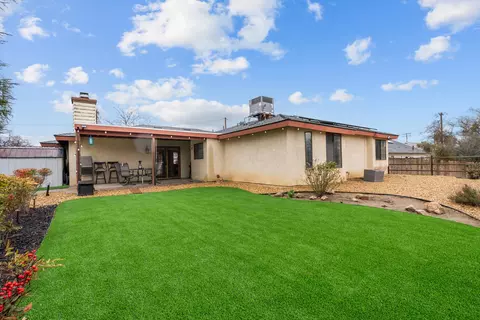 Exterior - 22651 Lake Dr, Tehachapi, CA 93561 photo 8 of 12