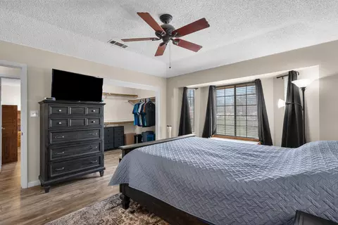 Bedroom - 22651 Lake Dr, Tehachapi, CA 93561 photo 11 of 12