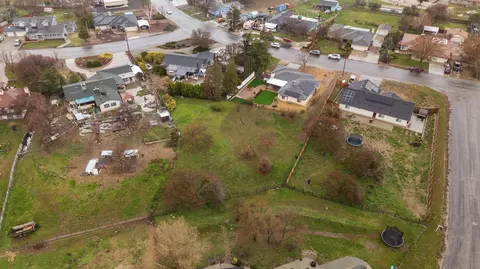 View/Area - 22651 Lake Dr, Tehachapi, CA 93561 photo 3 of 5