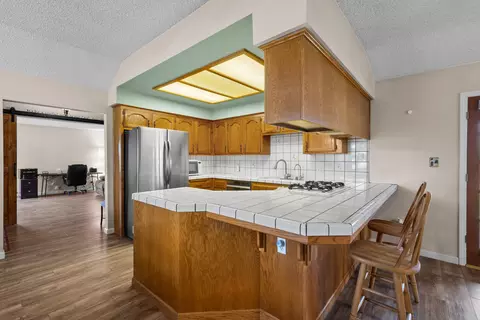 Kitchen - 22651 Lake Dr, Tehachapi, CA 93561 photo 6 of 6
