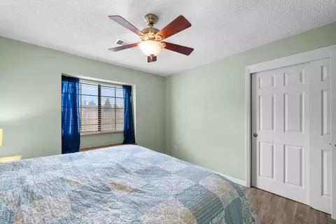 Bedroom - 22651 Lake Dr, Tehachapi, CA 93561 photo 3 of 12