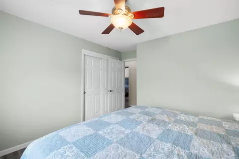 Bedroom - 22651 Lake Dr, Tehachapi, CA 93561 photo 4 of 12