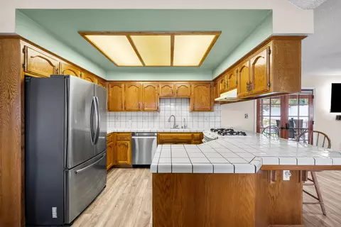 Kitchen - 22651 Lake Dr, Tehachapi, CA 93561 photo 2 of 6