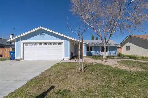 2303 Edam St, Lancaster, CA 93536