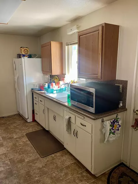 Kitchen - 3192 Melton Dr, Mojave, CA 93501 photo 1 of 4