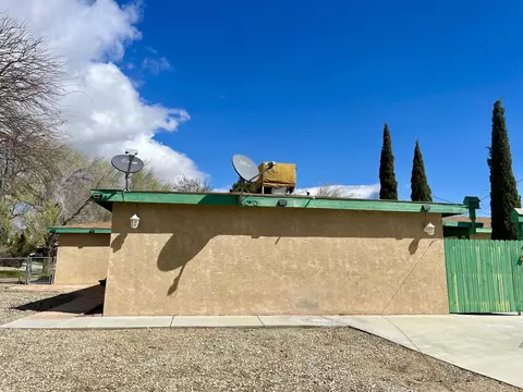 Exterior - 3192 Melton Dr, Mojave, CA 93501 photo 4 of 8