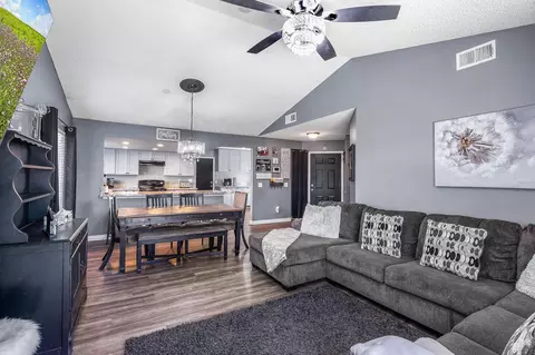745 Trixis Ave, Lancaster, CA 93534 photo 3