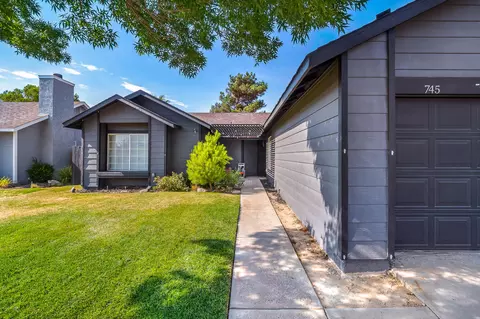 745 Trixis Ave, Lancaster, CA 93534 photo 16