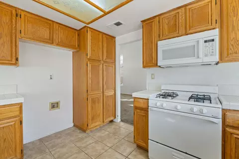 Kitchen - 43857 5th St E, Lancaster, CA 93535 photo 3 of 5