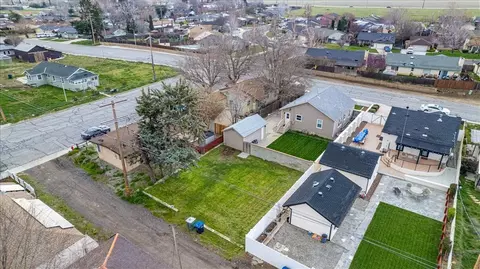 View/Area - 425 D St E, Tehachapi, CA 93561 photo 3 of 5