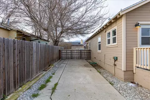 Exterior - 425 D St E, Tehachapi, CA 93561 photo 4 of 8