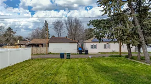 Exterior - 425 D St E, Tehachapi, CA 93561 photo 7 of 8