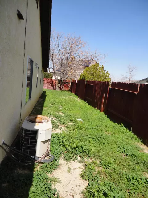 2113 Lightcap St, Lancaster, CA 93535 photo 15