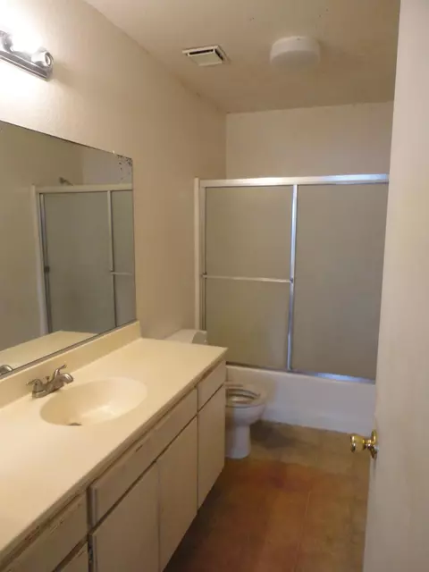 2113 Lightcap St, Lancaster, CA 93535 photo 7
