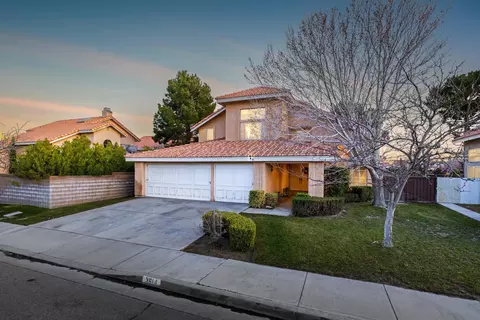 3614 Ave J 2 W, Lancaster, CA 93536