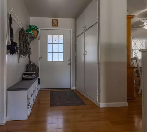 Entry Way - 534 C St E, Tehachapi, CA 93561 photo 1 of 2