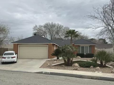 45946 Desert Springs Dr, Lancaster, CA 93534