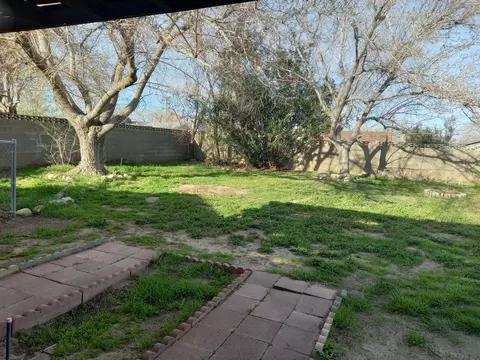 Exterior - 44813 Hanstead Ave, Lancaster, CA 93535 photo 3 of 5