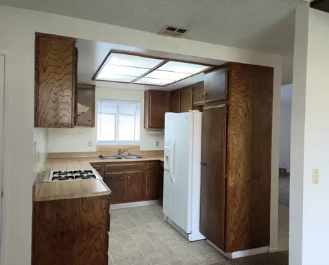 Kitchen - 44813 Hanstead Ave, Lancaster, CA 93535 photo 1 of 1