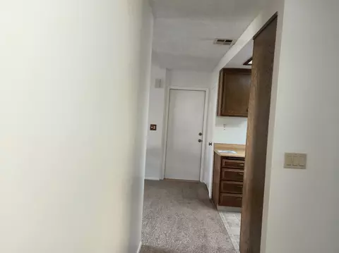 Entry Way - 44813 Hanstead Ave, Lancaster, CA 93535 photo 1 of 2