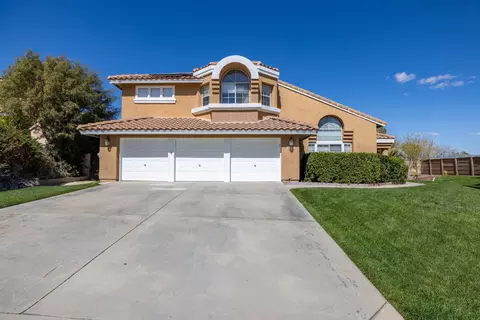 4661 Greencrest Way, Palmdale, CA 93551