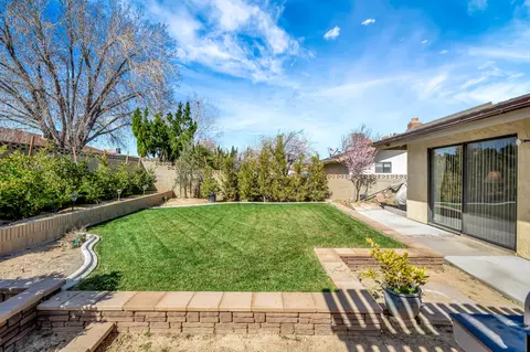 Exterior - 44037 Precise St, Lancaster, CA 93536 photo 15 of 20