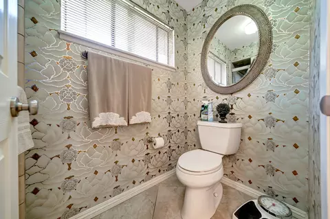 Bath - 44037 Precise St, Lancaster, CA 93536 photo 8 of 11