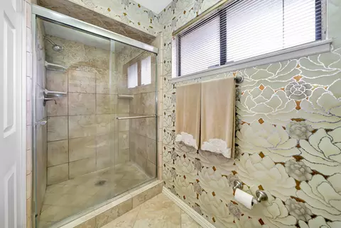 Bath - 44037 Precise St, Lancaster, CA 93536 photo 10 of 11