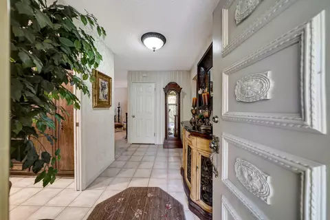 Entry Way - 44037 Precise St, Lancaster, CA 93536 photo 2 of 5