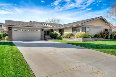 Exterior - 44037 Precise St, Lancaster, CA 93536 photo 5 of 20