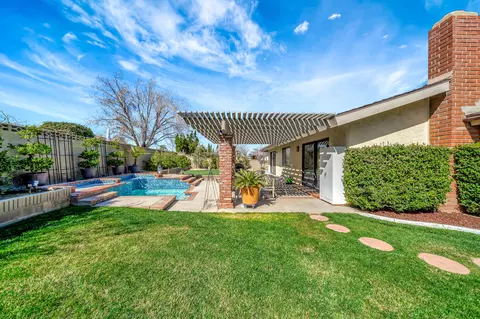 Exterior - 44037 Precise St, Lancaster, CA 93536 photo 19 of 20