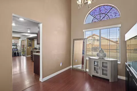 Entry Way - 657 Martha Ct, Lancaster, CA 93535 photo 2 of 4