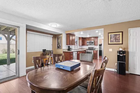 Dining - 657 Martha Ct, Lancaster, CA 93535 photo 3 of 5