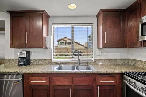 Kitchen - 657 Martha Ct, Lancaster, CA 93535 photo 5 of 5