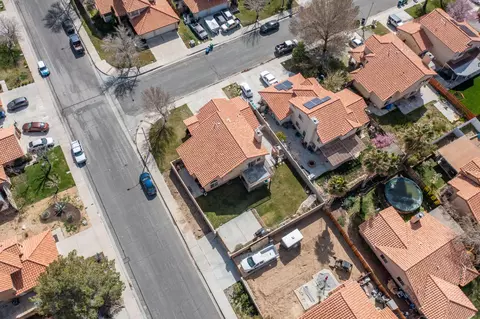 View/Area - 657 Martha Ct, Lancaster, CA 93535 photo 9 of 10