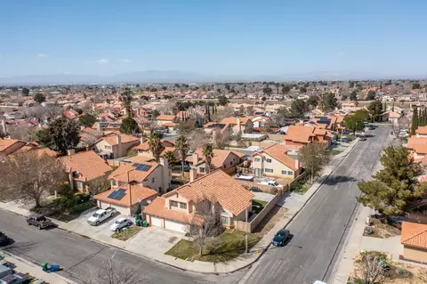 View/Area - 657 Martha Ct, Lancaster, CA 93535 photo 5 of 10