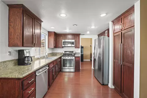 Kitchen - 657 Martha Ct, Lancaster, CA 93535 photo 1 of 5