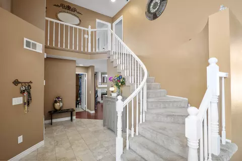 Entry Way - 657 Martha Ct, Lancaster, CA 93535 photo 3 of 4
