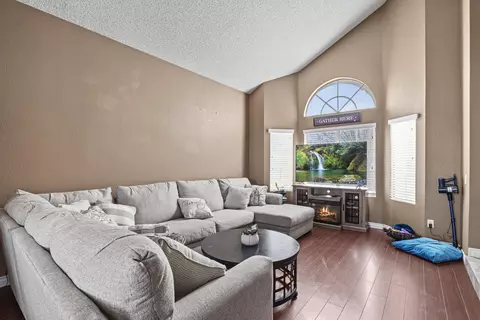Living - 657 Martha Ct, Lancaster, CA 93535 photo 1 of 2