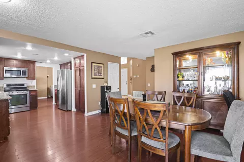 Dining - 657 Martha Ct, Lancaster, CA 93535 photo 5 of 5