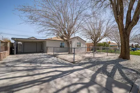 44306 3rd St E, Lancaster, CA 93535