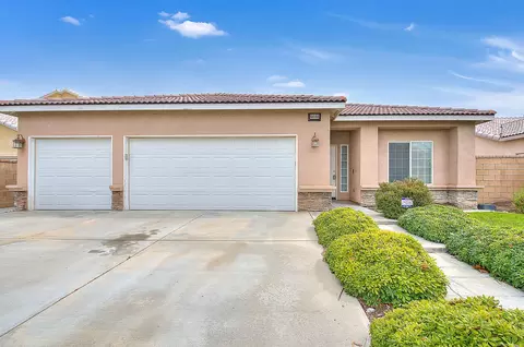 44144 Coral Dr, Lancaster, CA 93536