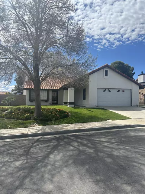 544 Sunrise Ter, Palmdale, CA 93551
